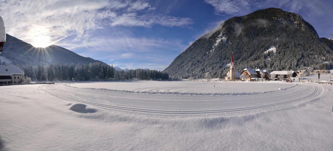 Hotel Messnerwirt Anterselva di Mezzo Bagian luar foto
