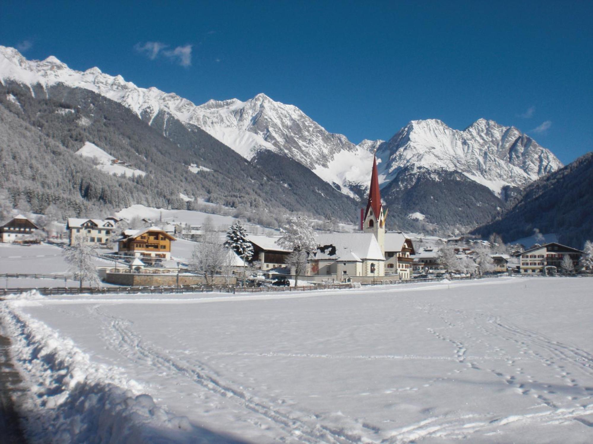 Hotel Messnerwirt Anterselva di Mezzo Bagian luar foto