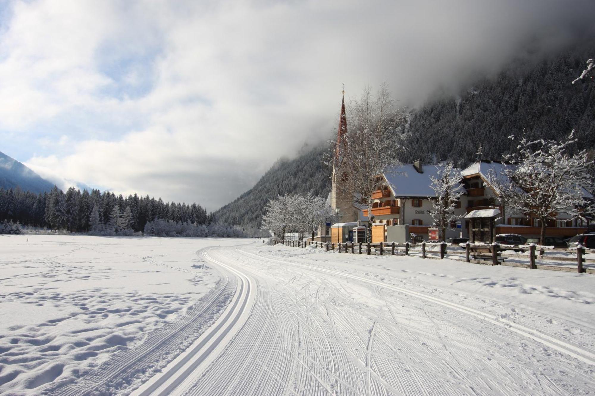 Hotel Messnerwirt Anterselva di Mezzo Bagian luar foto