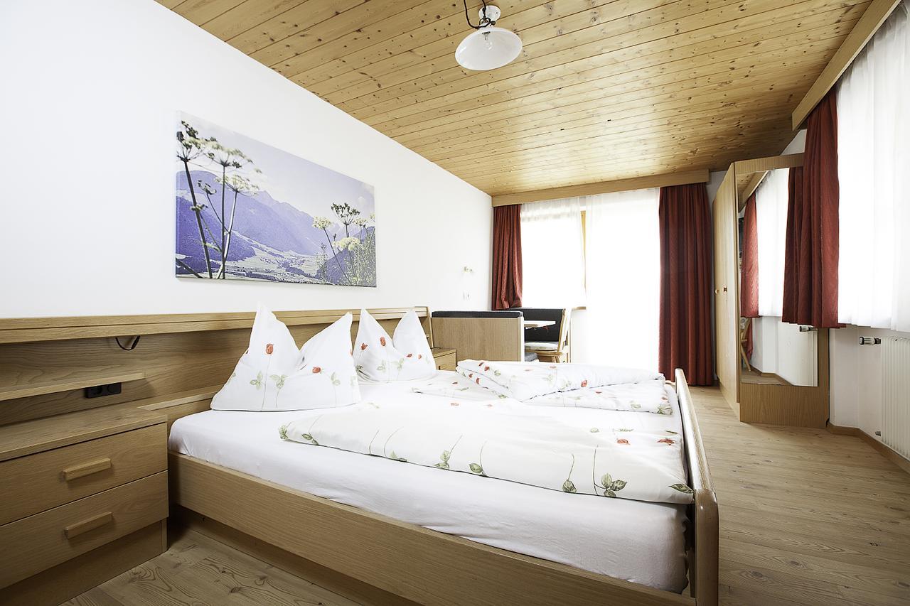 Hotel Messnerwirt Anterselva di Mezzo Bagian luar foto